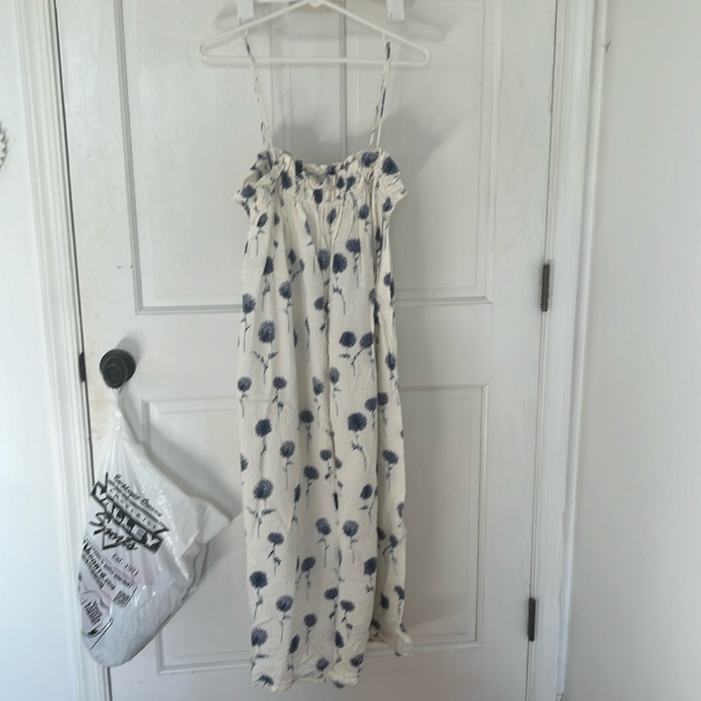 Cutest print dress 😍
